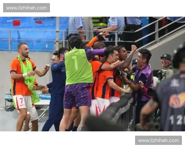 中超联赛激战正酣各队鏖战积分榜争冠保级形势愈发紧张